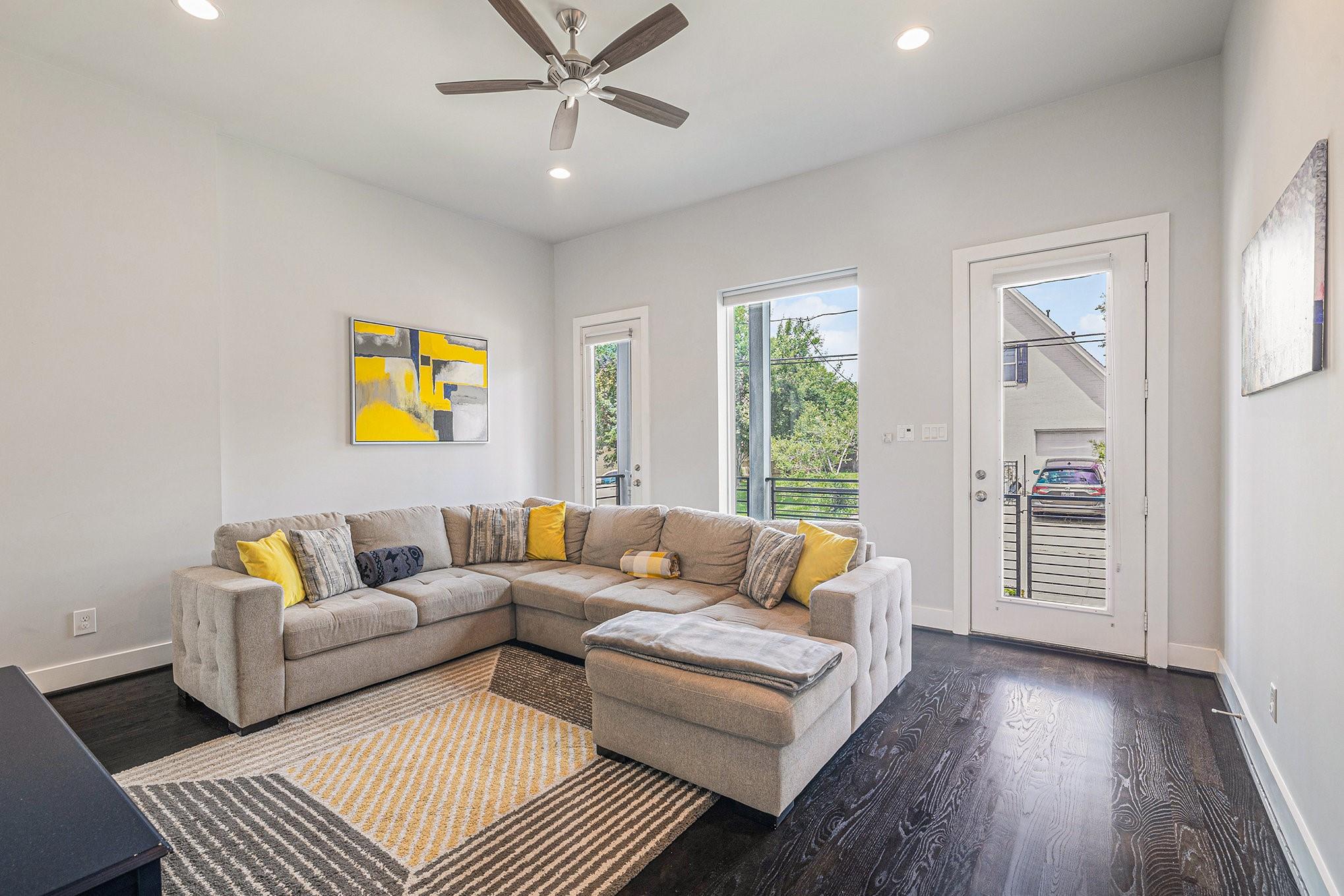 Houston, Texas, 77008, United States, 4 Bedrooms Bedrooms, ,3 BathroomsBathrooms,Residential,Forsale,1909995