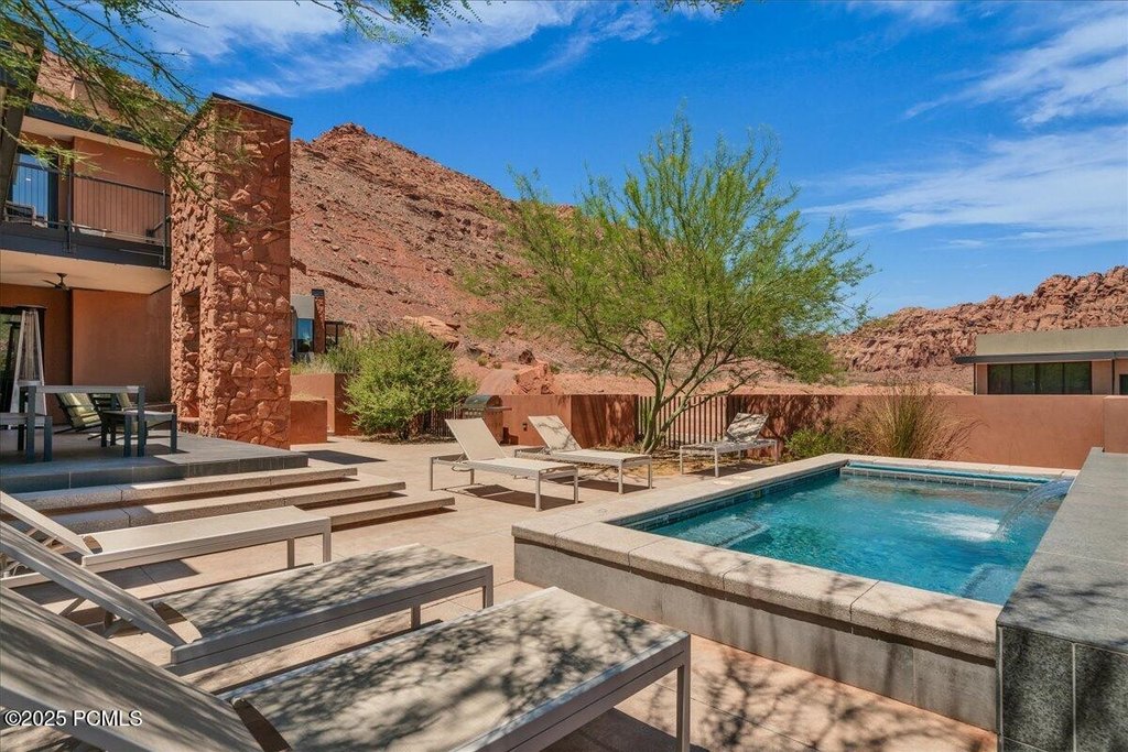 Ivins, Utah, 84738, United States, 5 Bedrooms Bedrooms, ,5.5 BathroomsBathrooms,Residential,Forsale,1994168