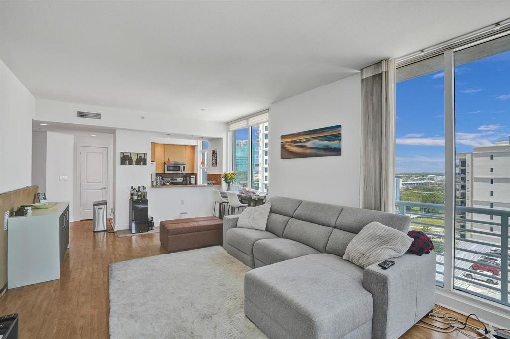 Fort Lauderdale, Florida, 33301, United States, 2 Bedrooms Bedrooms, ,2.5 BathroomsBathrooms,Residential,Forsale,1927578