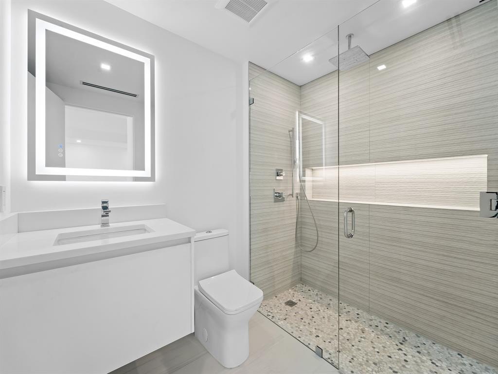 Fort Lauderdale, Florida, 33301, United States, 4 Bedrooms Bedrooms, ,4 BathroomsBathrooms,Residential,Forsale,1927563