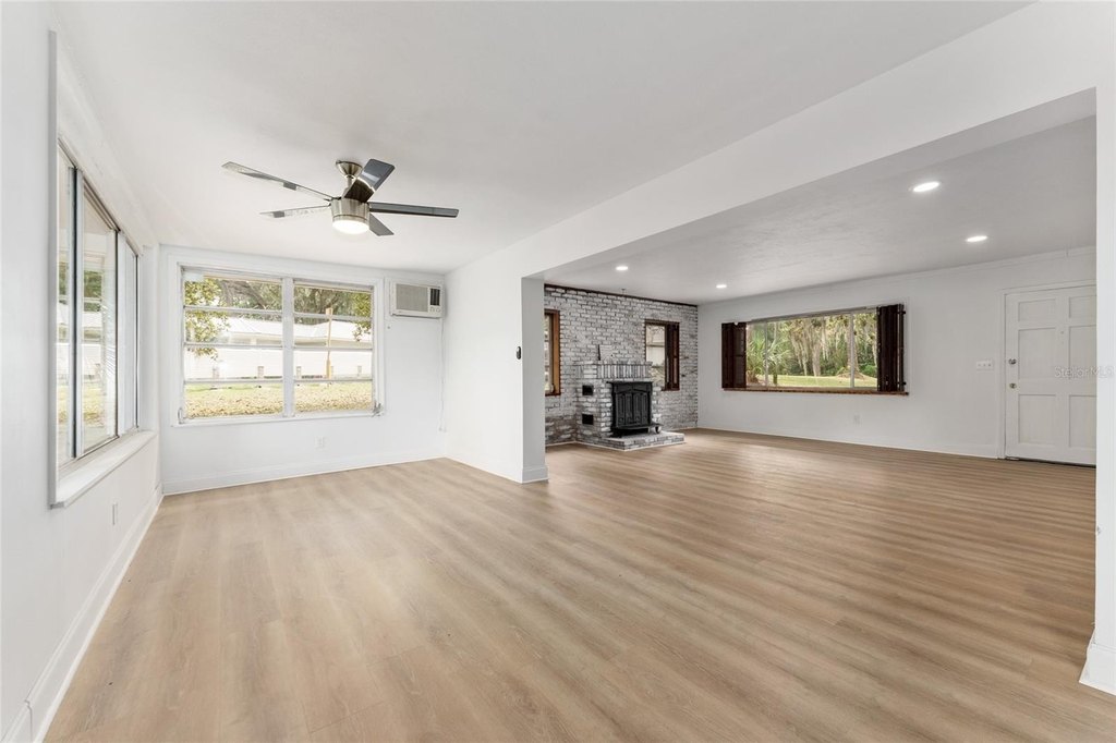 DUNNELLON, Florida, 34432, United States, 3 Bedrooms Bedrooms, ,3 BathroomsBathrooms,Residential,Forsale,2003999