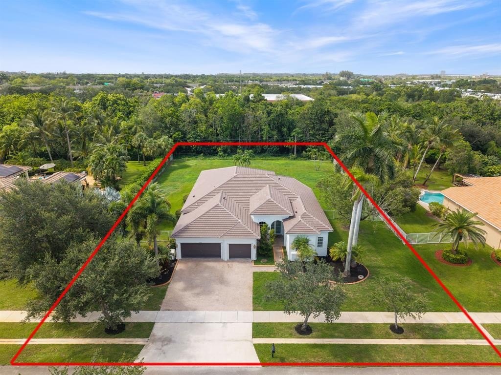 Davie, Florida, 33326, United States, 5 Bedrooms Bedrooms, ,3 BathroomsBathrooms,Residential,Forsale,1927588
