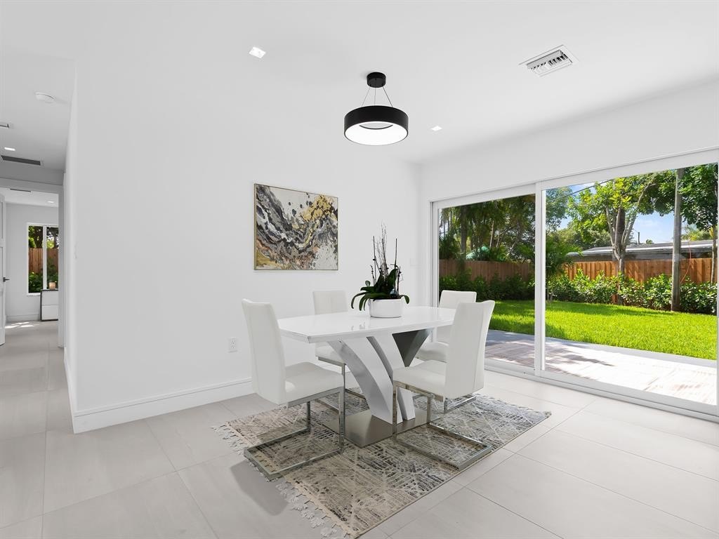 Wilton Manors, Florida, 33334, United States, 2 Bedrooms Bedrooms, ,2 BathroomsBathrooms,Residential,Forsale,1927556