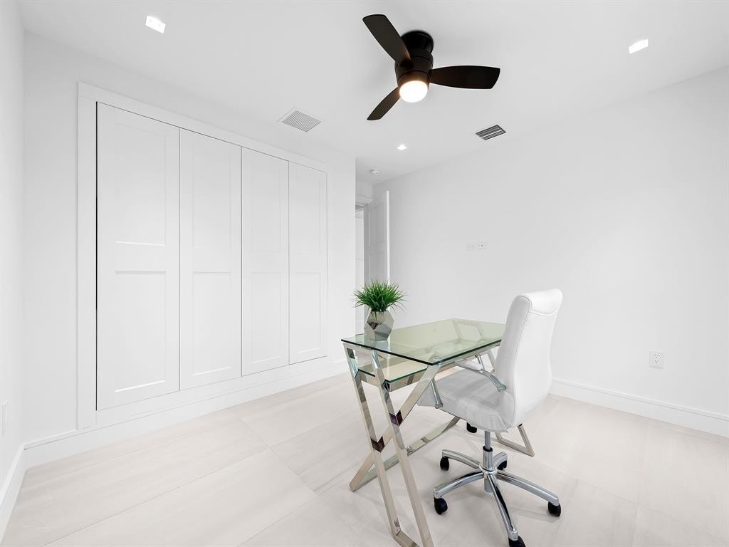 Wilton Manors, Florida, 33334, United States, 2 Bedrooms Bedrooms, ,2 BathroomsBathrooms,Residential,Forsale,1927556