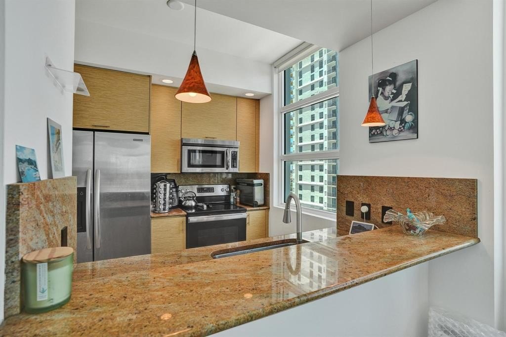 Fort Lauderdale, Florida, 33301, United States, 2 Bedrooms Bedrooms, ,2.5 BathroomsBathrooms,Residential,Forsale,1927578