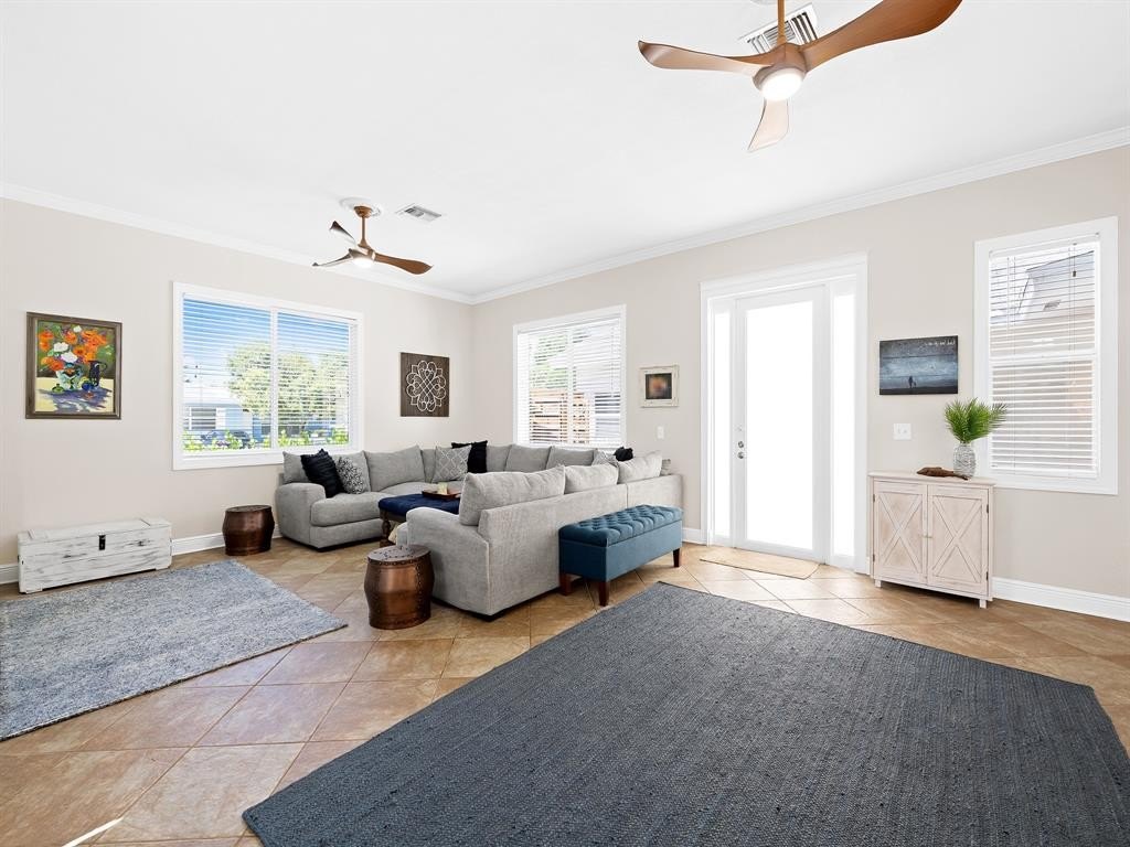 Wilton Manors, Florida, 33311, United States, 2 Bedrooms Bedrooms, ,2 BathroomsBathrooms,Residential,Forsale,1927559