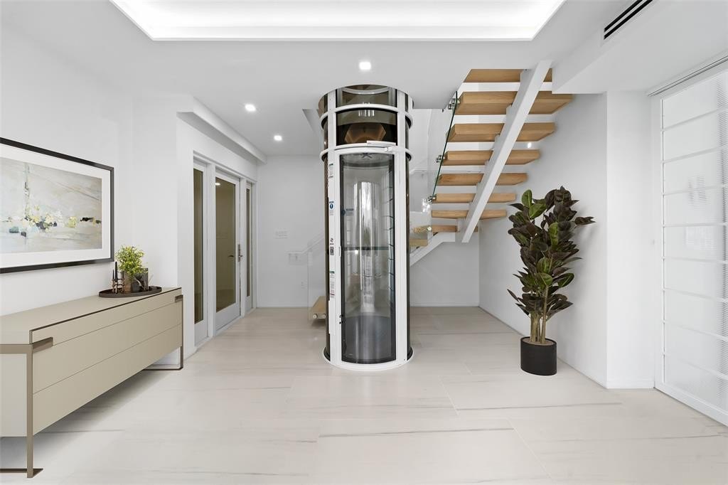 Fort Lauderdale, Florida, 33301, United States, 4 Bedrooms Bedrooms, ,4 BathroomsBathrooms,Residential,Forsale,1927561