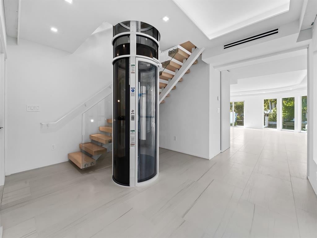 Fort Lauderdale, Florida, 33301, United States, 4 Bedrooms Bedrooms, ,4 BathroomsBathrooms,Residential,Forsale,1927561
