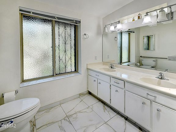 Tucson, Arizona, 85718, United States, 3 Bedrooms Bedrooms, ,3 BathroomsBathrooms,Residential,Forsale,1919204