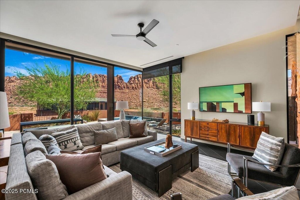 Ivins, Utah, 84738, United States, 5 Bedrooms Bedrooms, ,5.5 BathroomsBathrooms,Residential,Forsale,1994168