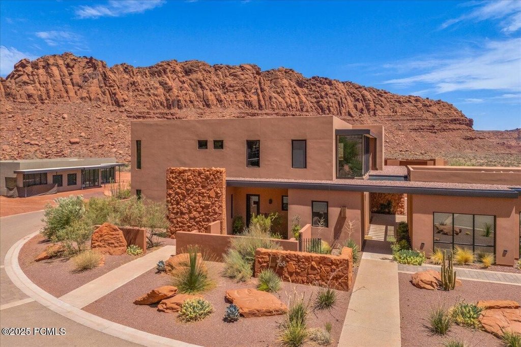 Ivins, Utah, 84738, United States, 5 Bedrooms Bedrooms, ,5.5 BathroomsBathrooms,Residential,Forsale,1994168