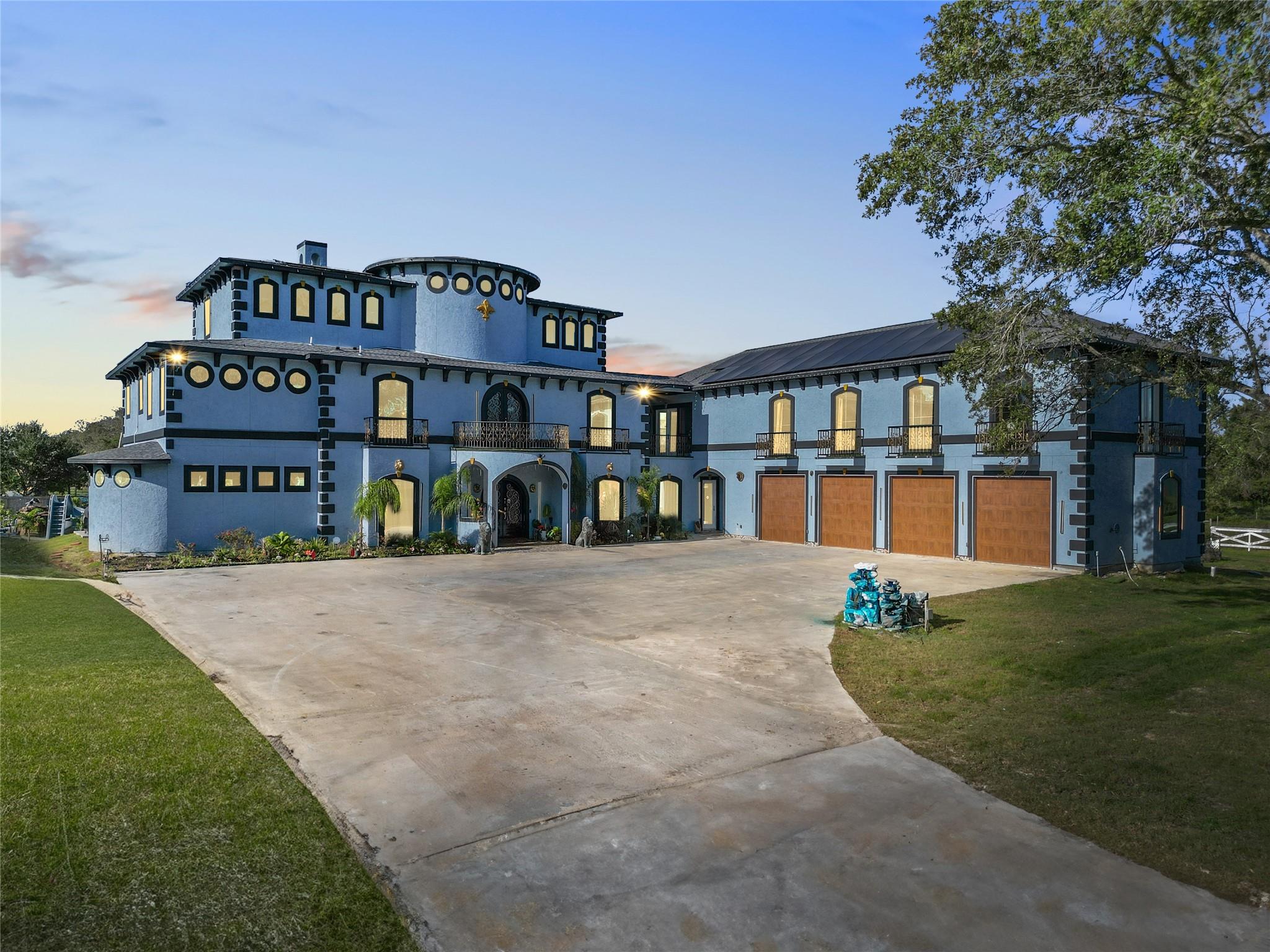 Alvin, Texas, 77511, United States, 8 Bedrooms Bedrooms, ,9 BathroomsBathrooms,Residential,Forsale,1953106