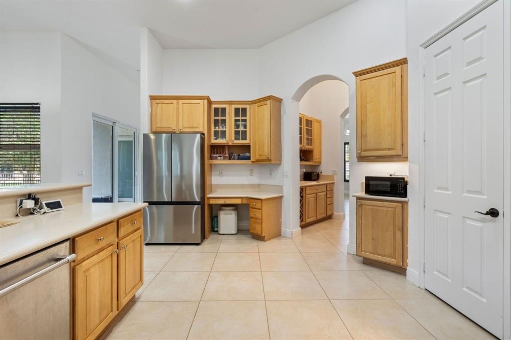 Davie, Florida, 33326, United States, 5 Bedrooms Bedrooms, ,3 BathroomsBathrooms,Residential,Forsale,1927588