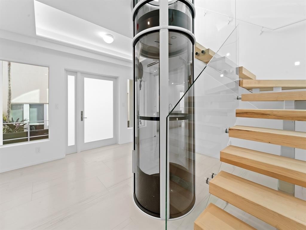 Fort Lauderdale, Florida, 33301, United States, 4 Bedrooms Bedrooms, ,4 BathroomsBathrooms,Residential,Forsale,1927563