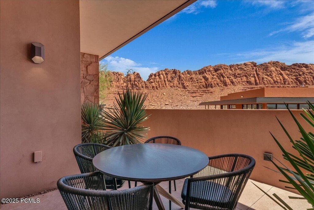 Ivins, Utah, 84738, United States, 5 Bedrooms Bedrooms, ,5.5 BathroomsBathrooms,Residential,Forsale,1994168