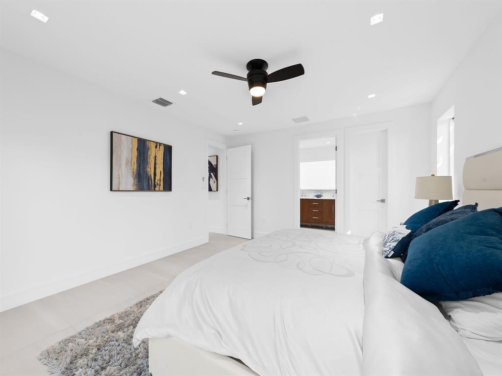 Wilton Manors, Florida, 33334, United States, 2 Bedrooms Bedrooms, ,2 BathroomsBathrooms,Residential,Forsale,1927556