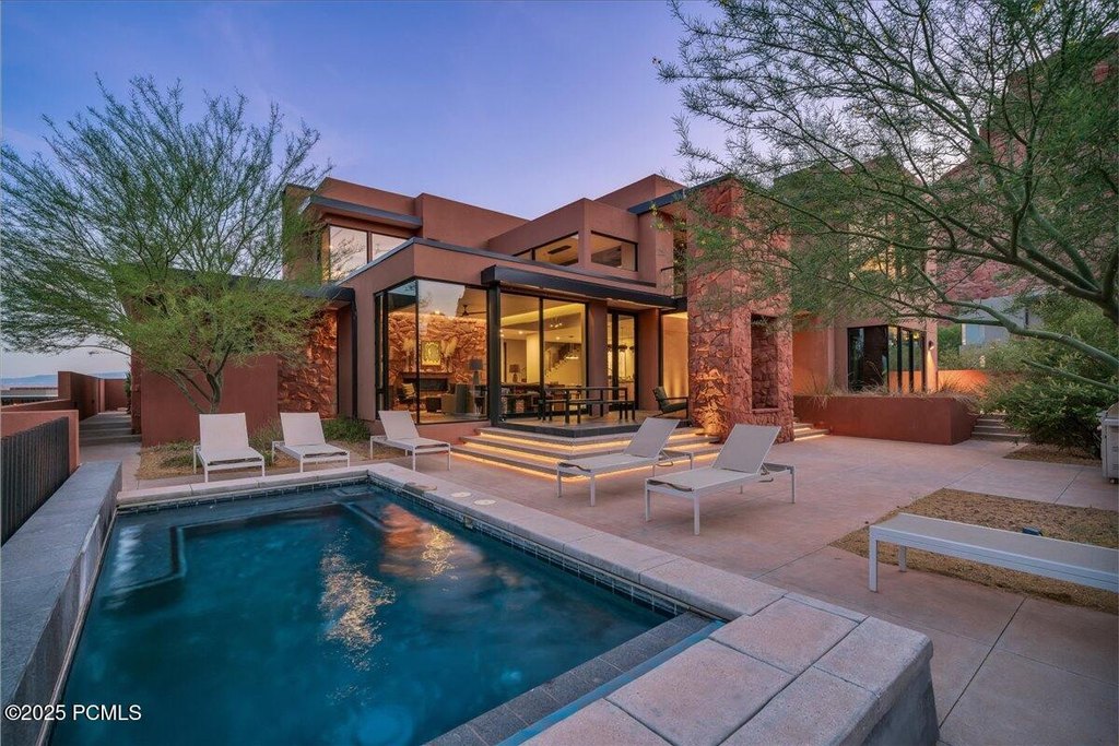 Ivins, Utah, 84738, United States, 5 Bedrooms Bedrooms, ,5.5 BathroomsBathrooms,Residential,Forsale,1994168