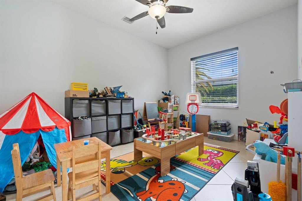 Davie, Florida, 33326, United States, 5 Bedrooms Bedrooms, ,3 BathroomsBathrooms,Residential,Forsale,1927588
