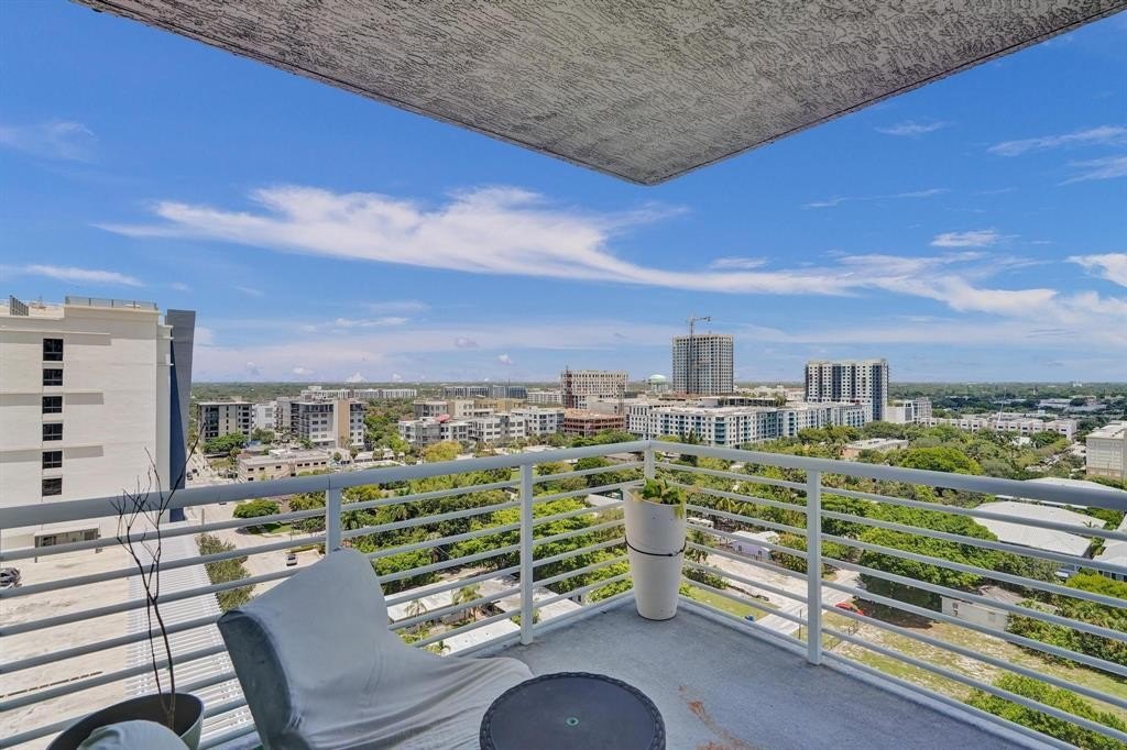 Fort Lauderdale, Florida, 33301, United States, 2 Bedrooms Bedrooms, ,2.5 BathroomsBathrooms,Residential,Forsale,1927578
