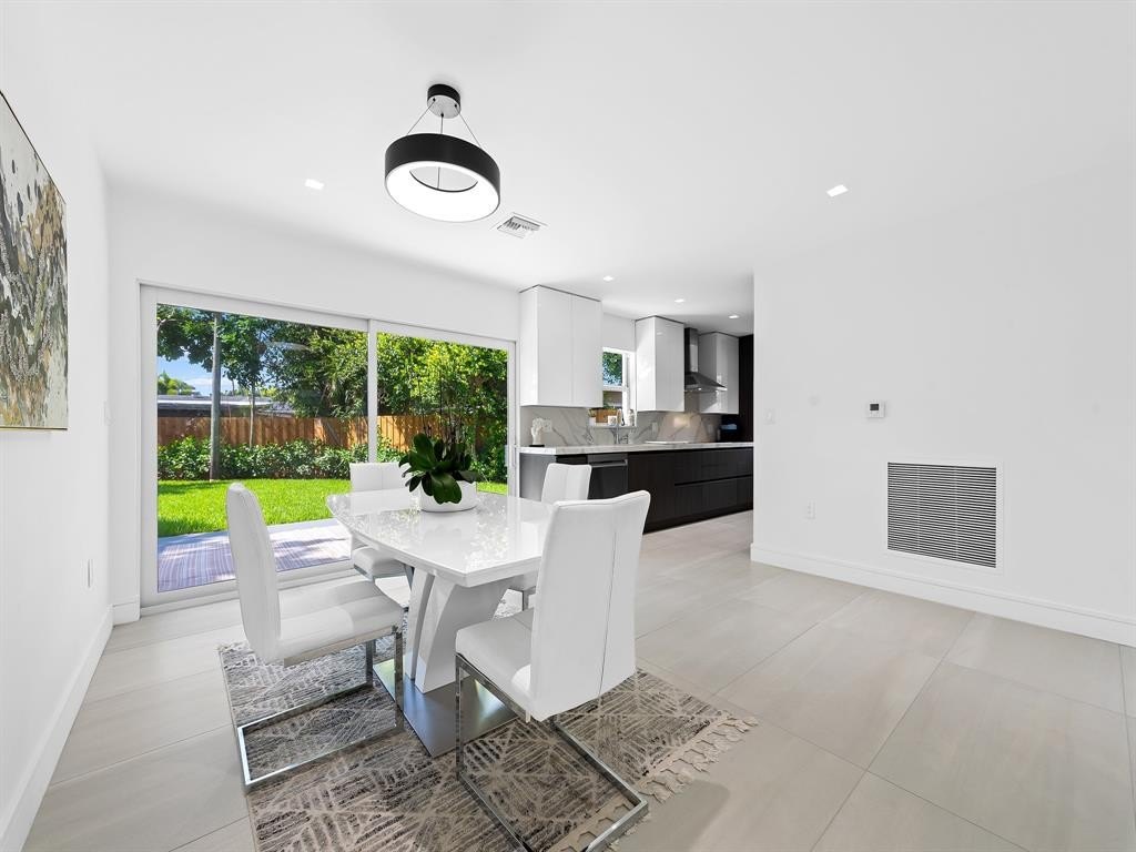 Wilton Manors, Florida, 33334, United States, 2 Bedrooms Bedrooms, ,2 BathroomsBathrooms,Residential,Forsale,1927556