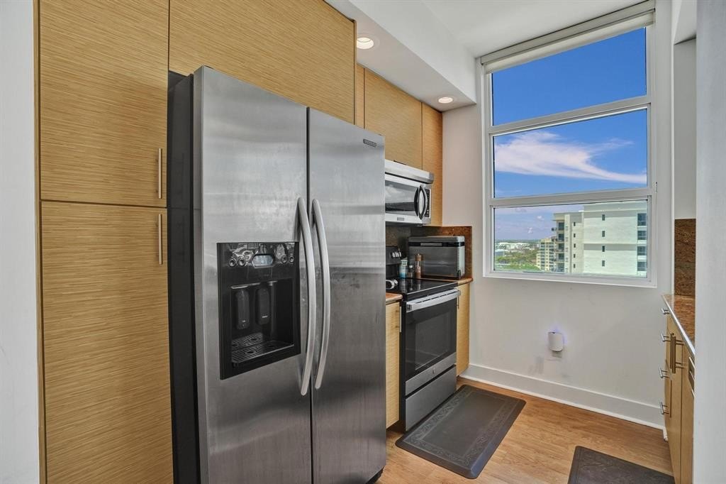 Fort Lauderdale, Florida, 33301, United States, 2 Bedrooms Bedrooms, ,2.5 BathroomsBathrooms,Residential,Forsale,1927578
