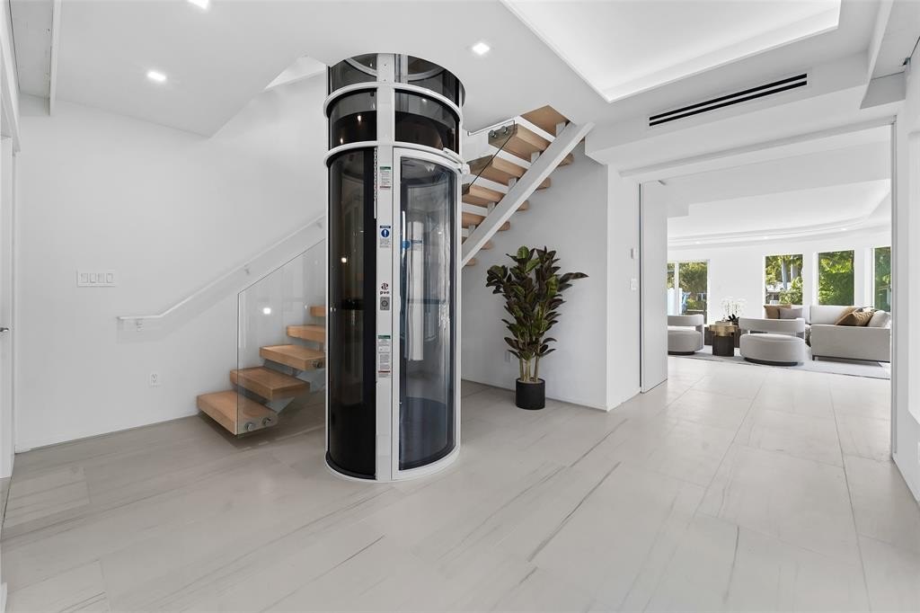 Fort Lauderdale, Florida, 33301, United States, 4 Bedrooms Bedrooms, ,4 BathroomsBathrooms,Residential,Forsale,1927561