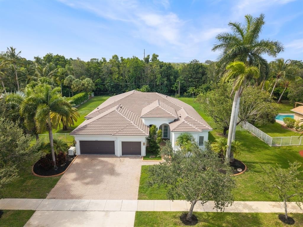 Davie, Florida, 33326, United States, 5 Bedrooms Bedrooms, ,3 BathroomsBathrooms,Residential,Forsale,1927588