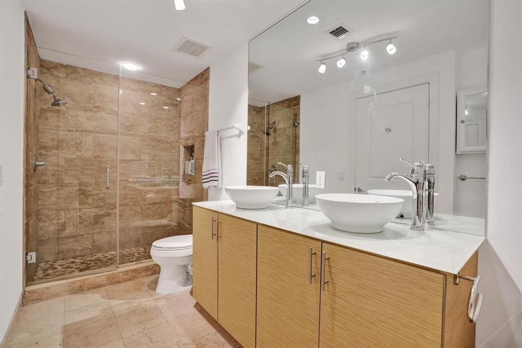 Fort Lauderdale, Florida, 33301, United States, 2 Bedrooms Bedrooms, ,2.5 BathroomsBathrooms,Residential,Forsale,1927578