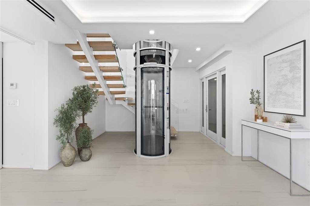 Fort Lauderdale, Florida, 33301, United States, 4 Bedrooms Bedrooms, ,4 BathroomsBathrooms,Residential,Forsale,1927563