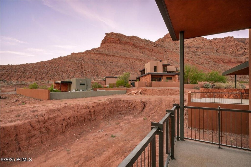 Ivins, Utah, 84738, United States, 5 Bedrooms Bedrooms, ,4.5 BathroomsBathrooms,Residential,Forsale,1994167