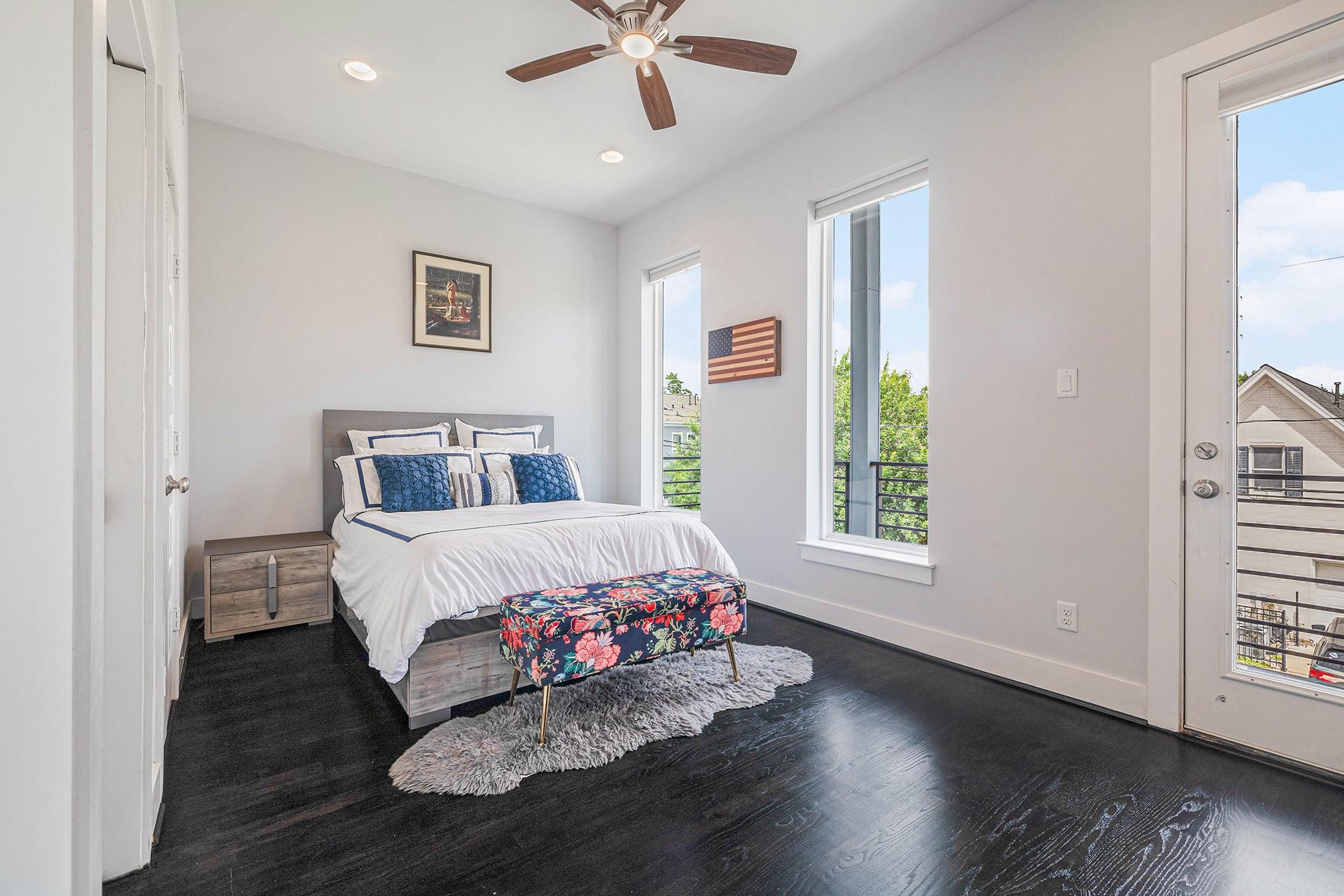 Houston, Texas, 77008, United States, 4 Bedrooms Bedrooms, ,3 BathroomsBathrooms,Residential,Forsale,1909995