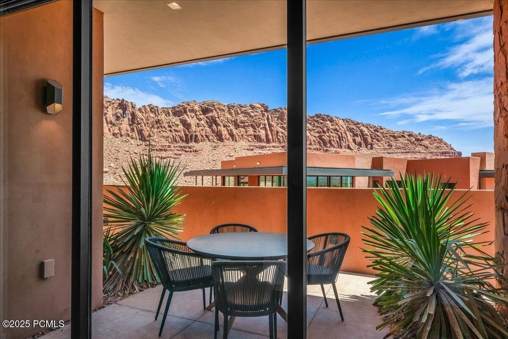 Ivins, Utah, 84738, United States, 5 Bedrooms Bedrooms, ,5.5 BathroomsBathrooms,Residential,Forsale,1994168