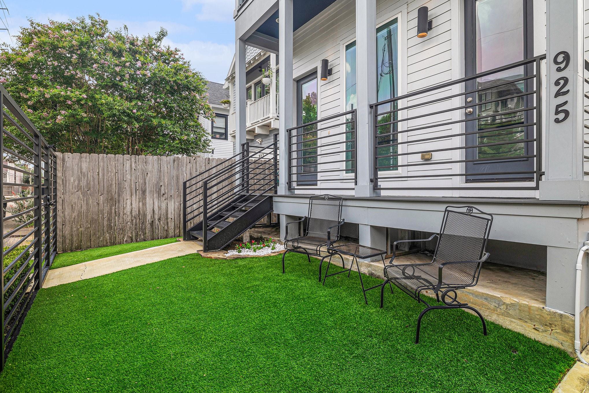 Houston, Texas, 77008, United States, 4 Bedrooms Bedrooms, ,3 BathroomsBathrooms,Residential,Forsale,1909995