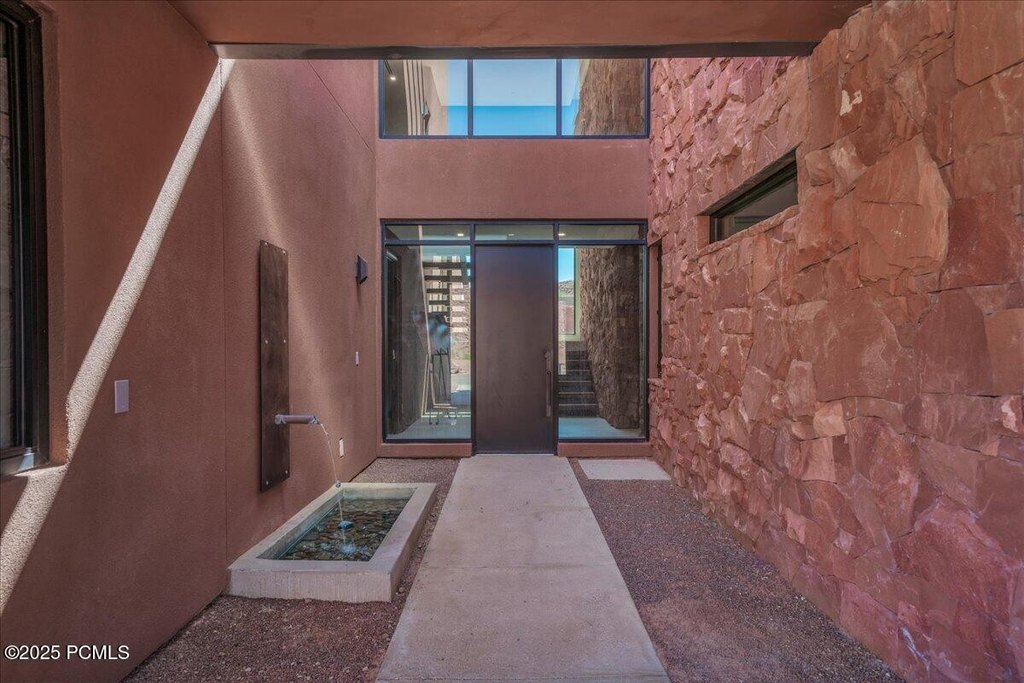 Ivins, Utah, 84738, United States, 5 Bedrooms Bedrooms, ,4.5 BathroomsBathrooms,Residential,Forsale,1994167