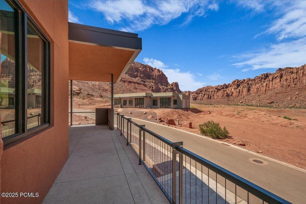 Ivins, Utah, 84738, United States, 5 Bedrooms Bedrooms, ,4.5 BathroomsBathrooms,Residential,Forsale,1994167