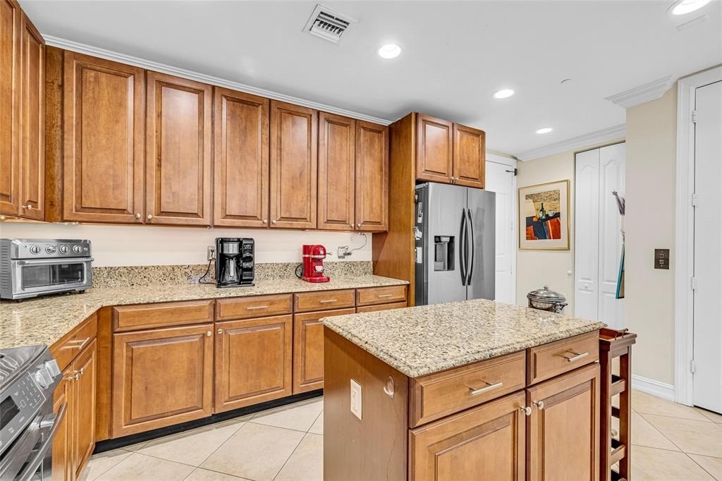 Fort Lauderdale, Florida, 33304, United States, 4 Bedrooms Bedrooms, ,3.5 BathroomsBathrooms,Residential,Forsale,1903959