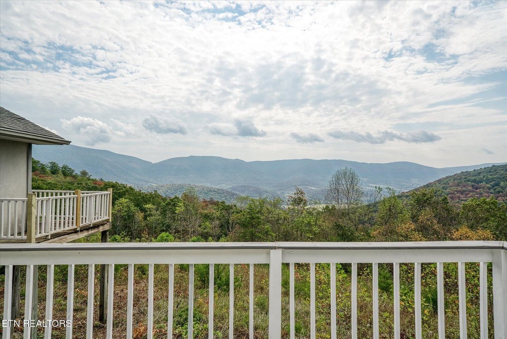 Crossville, Tennessee, 38555, United States, 3 Bedrooms Bedrooms, ,3.5 BathroomsBathrooms,Residential,Forsale,1929845