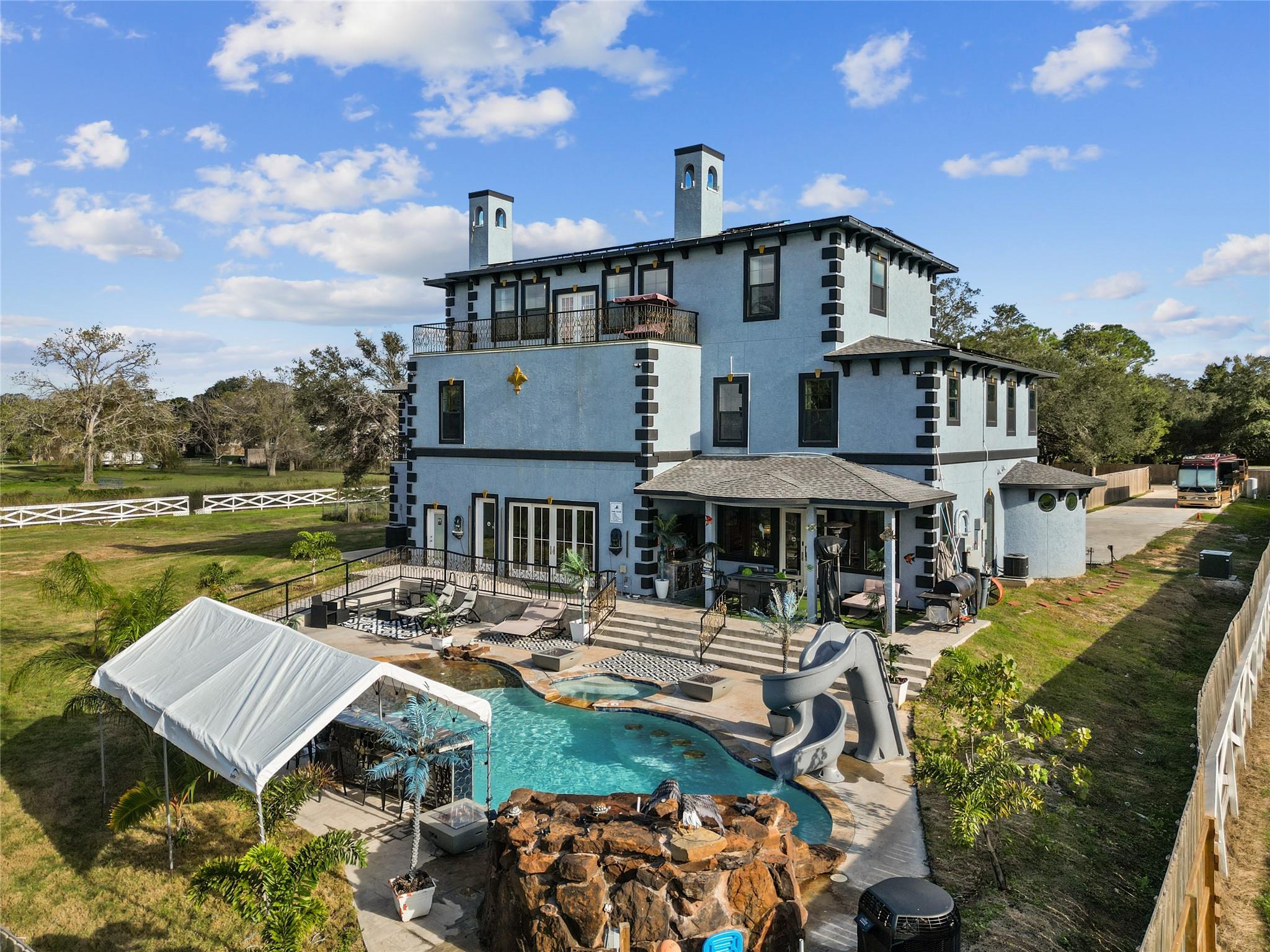 Alvin, Texas, 77511, United States, 8 Bedrooms Bedrooms, ,9 BathroomsBathrooms,Residential,Forsale,1953106