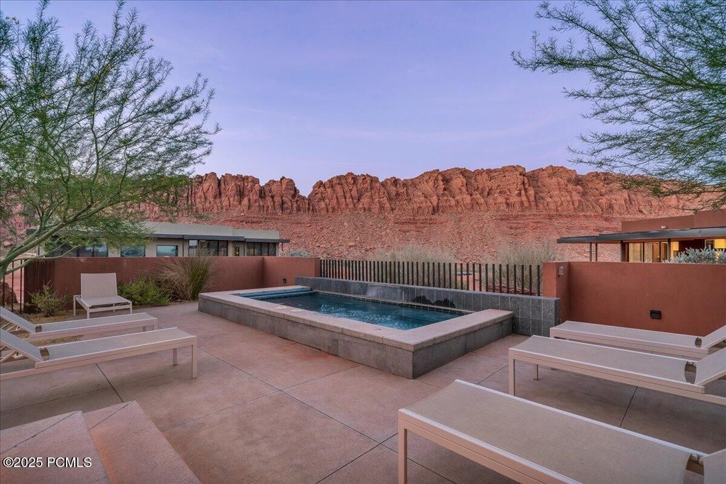 Ivins, Utah, 84738, United States, 5 Bedrooms Bedrooms, ,5.5 BathroomsBathrooms,Residential,Forsale,1994168