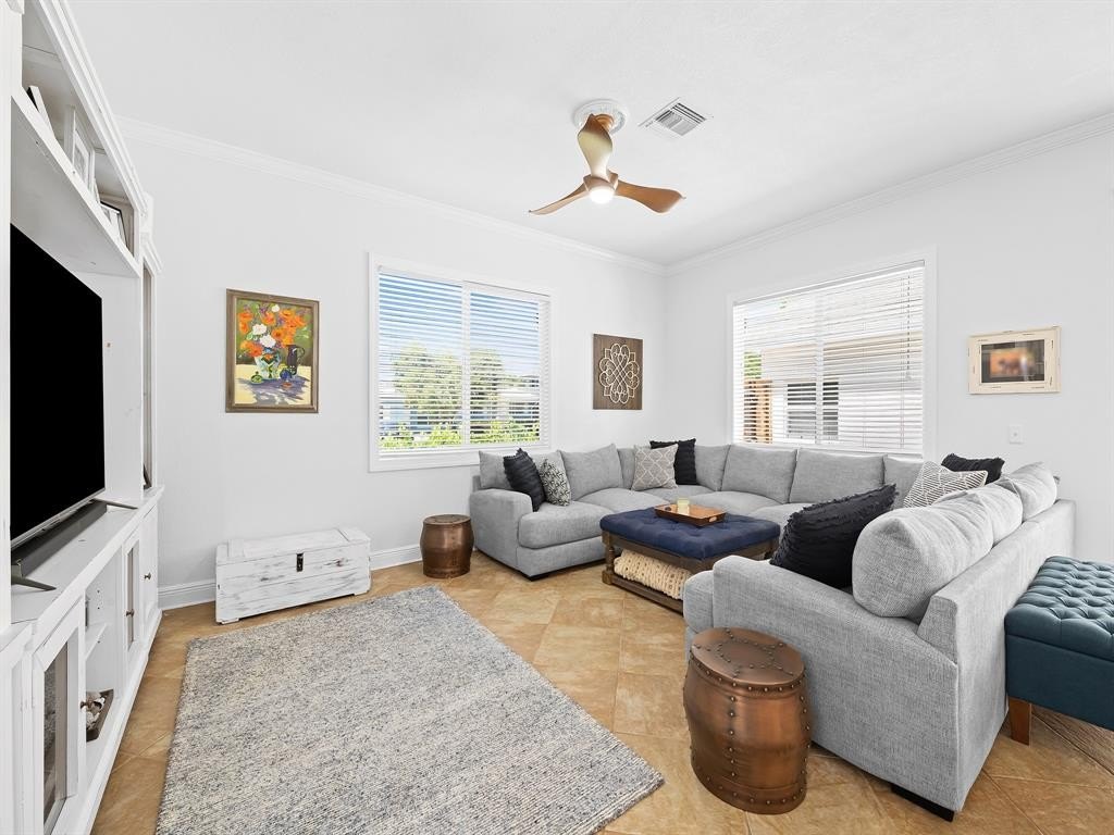 Wilton Manors, Florida, 33311, United States, 2 Bedrooms Bedrooms, ,2 BathroomsBathrooms,Residential,Forsale,1927559