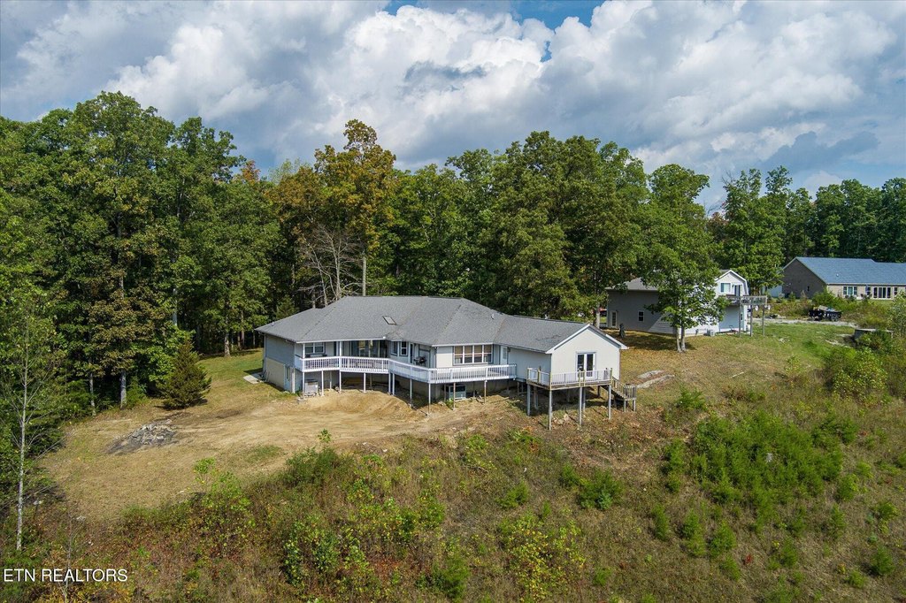 Crossville, Tennessee, 38555, United States, 3 Bedrooms Bedrooms, ,3.5 BathroomsBathrooms,Residential,Forsale,1929845
