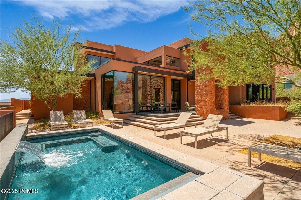 Ivins, Utah, 84738, United States, 5 Bedrooms Bedrooms, ,5.5 BathroomsBathrooms,Residential,Forsale,1994168