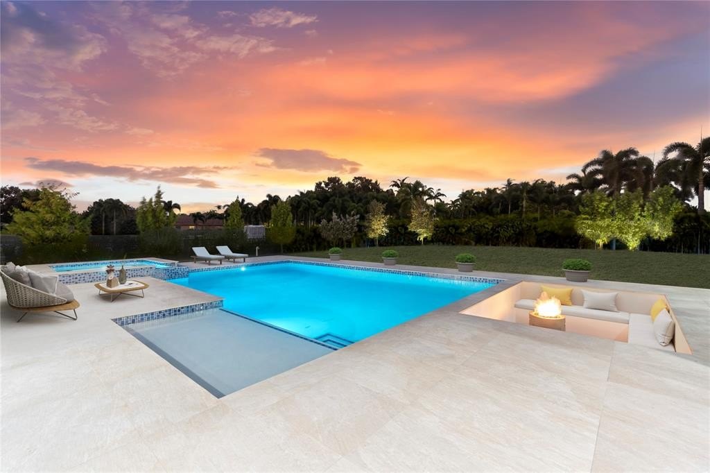 Plantation, Florida, 33323, United States, 5 Bedrooms Bedrooms, ,6.5 BathroomsBathrooms,Residential,Forsale,1927587