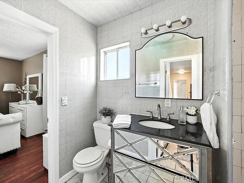 Winnetka, California, 91306, United States, 3 Bedrooms Bedrooms, ,2 BathroomsBathrooms,Residential,Forsale,1919221