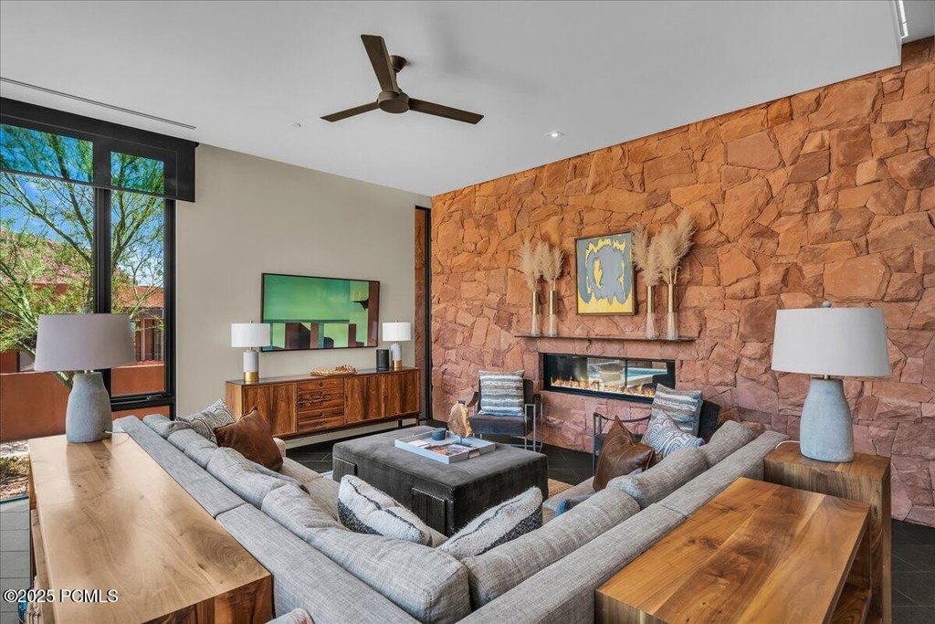 Ivins, Utah, 84738, United States, 5 Bedrooms Bedrooms, ,5.5 BathroomsBathrooms,Residential,Forsale,1994168