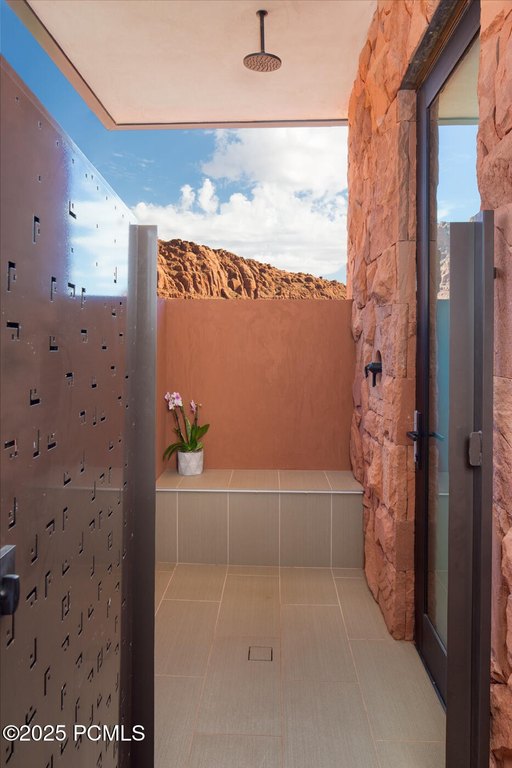 Ivins, Utah, 84738, United States, 5 Bedrooms Bedrooms, ,5.5 BathroomsBathrooms,Residential,Forsale,1994168