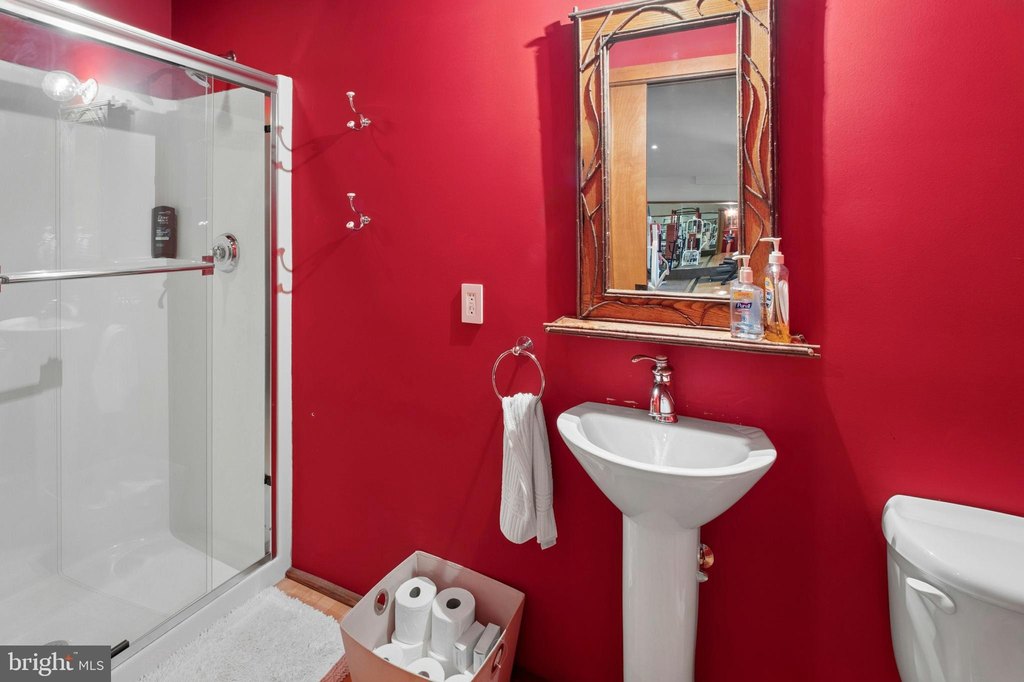 HENRYVILLE, Pennsylvania, 18332, United States, 6 Bedrooms Bedrooms, ,7.5 BathroomsBathrooms,Residential,Forsale,1904002