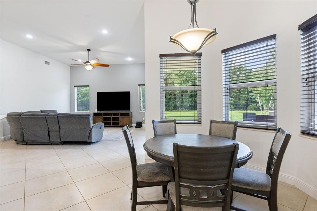 Davie, Florida, 33326, United States, 5 Bedrooms Bedrooms, ,3 BathroomsBathrooms,Residential,Forsale,1927588