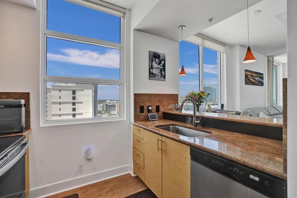 Fort Lauderdale, Florida, 33301, United States, 2 Bedrooms Bedrooms, ,2.5 BathroomsBathrooms,Residential,Forsale,1927578