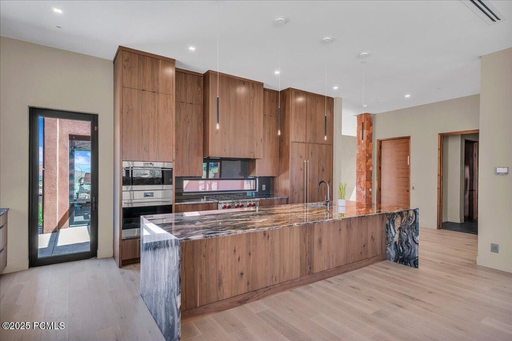 Ivins, Utah, 84738, United States, 5 Bedrooms Bedrooms, ,4.5 BathroomsBathrooms,Residential,Forsale,1994167